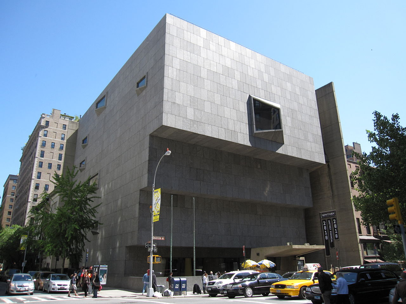 Illustration for article titled 7 Endangered Examples of the Most Hated Architectural Style Ever